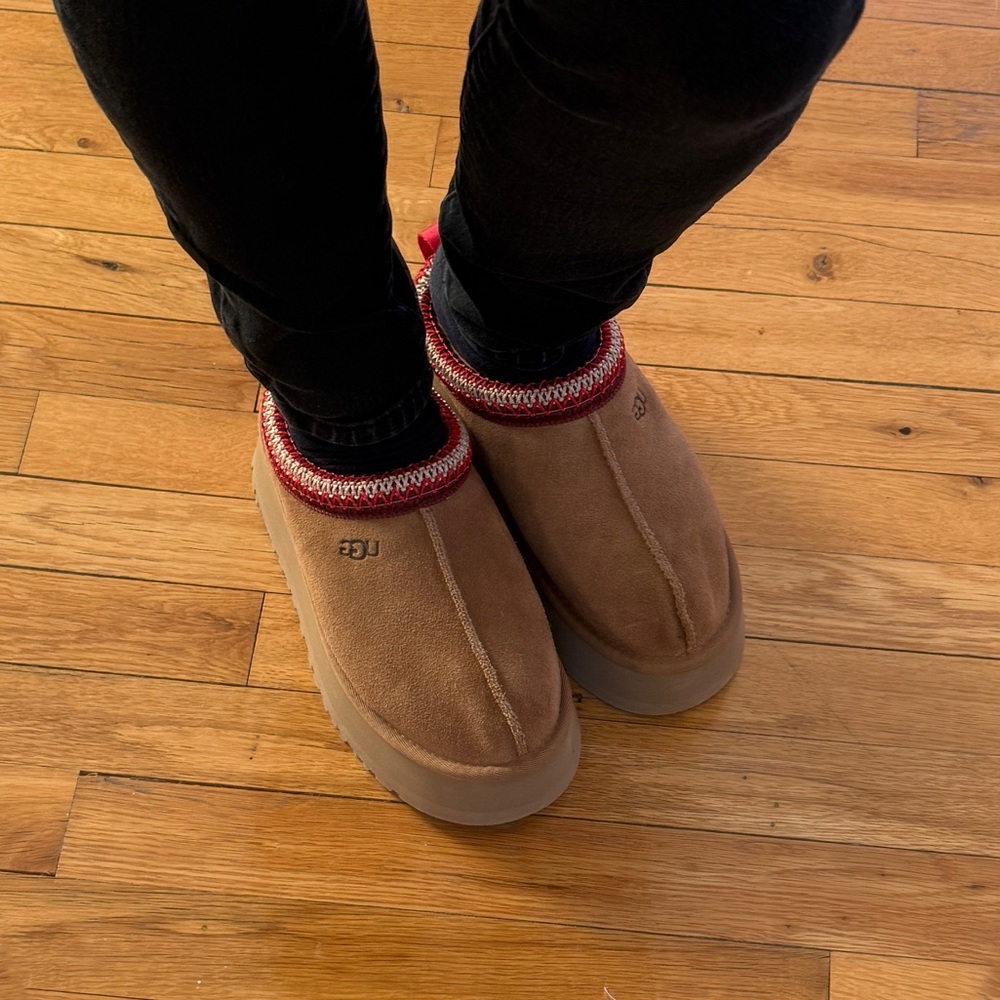 UGG Tazz Chestnut Suede Cozy Slip-On Clogs with Red Trim